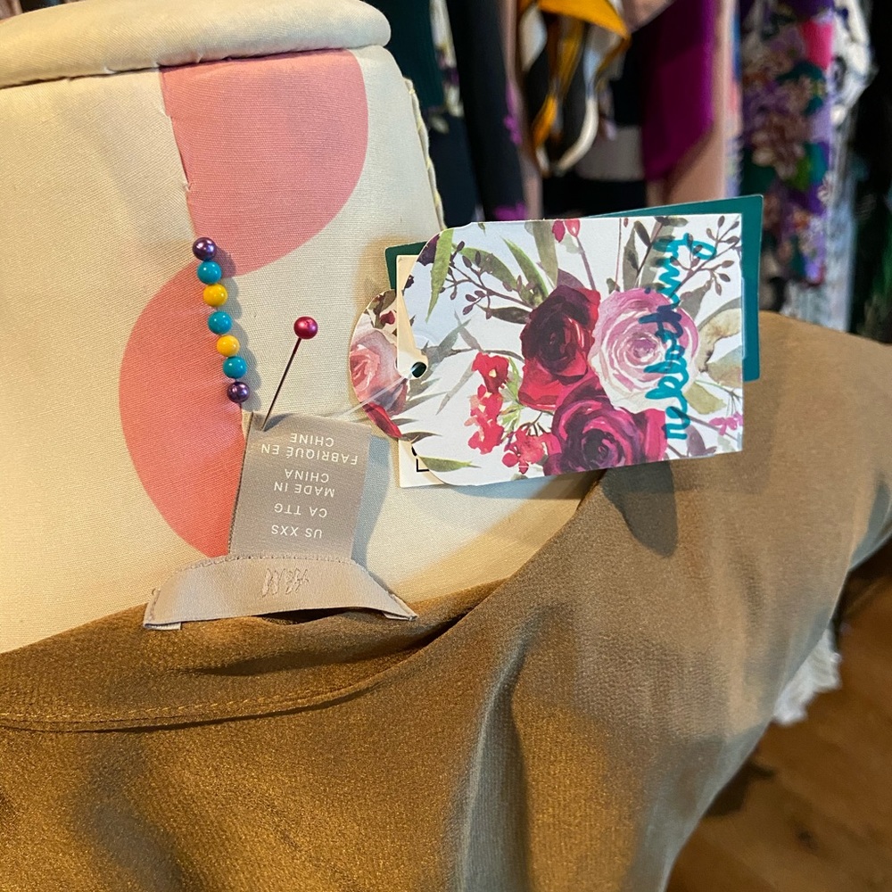 ❌SOLD❌ Stylish-Goddess Bronze Pleat Dress - Picture 13 of 15